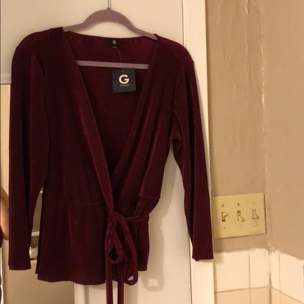 Guess Long Sleeve wrap Top in Wine